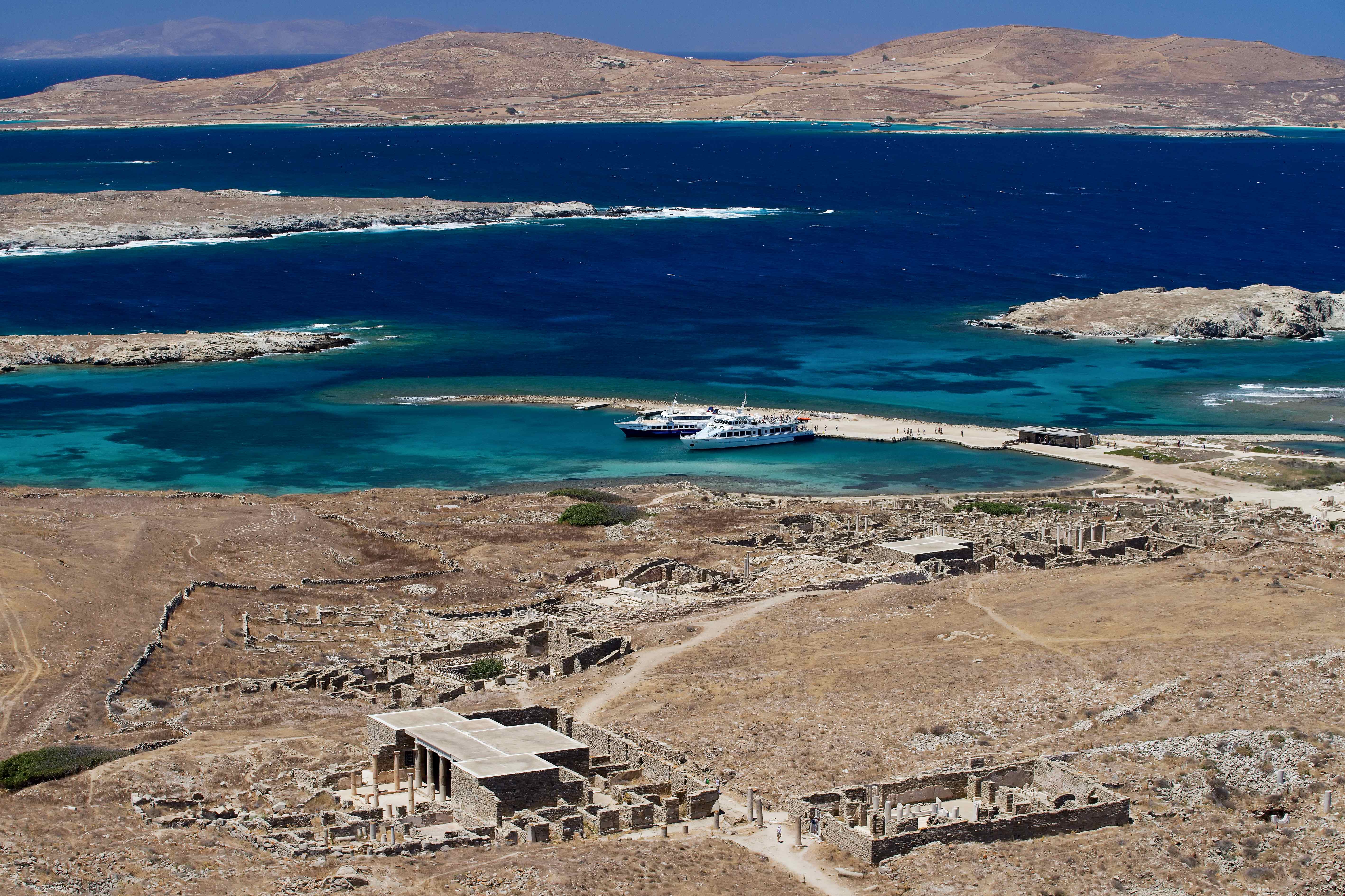 Delos_b